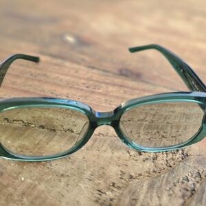 Salvatore Ferragamo Green Sunglasses Women’s 1005-55-18 C.7-140 Green Lenses EUC